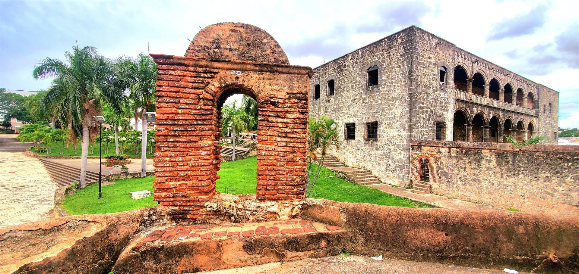 Ambiente de ocio - Plaza de la Hispanidad, Santo Domingo